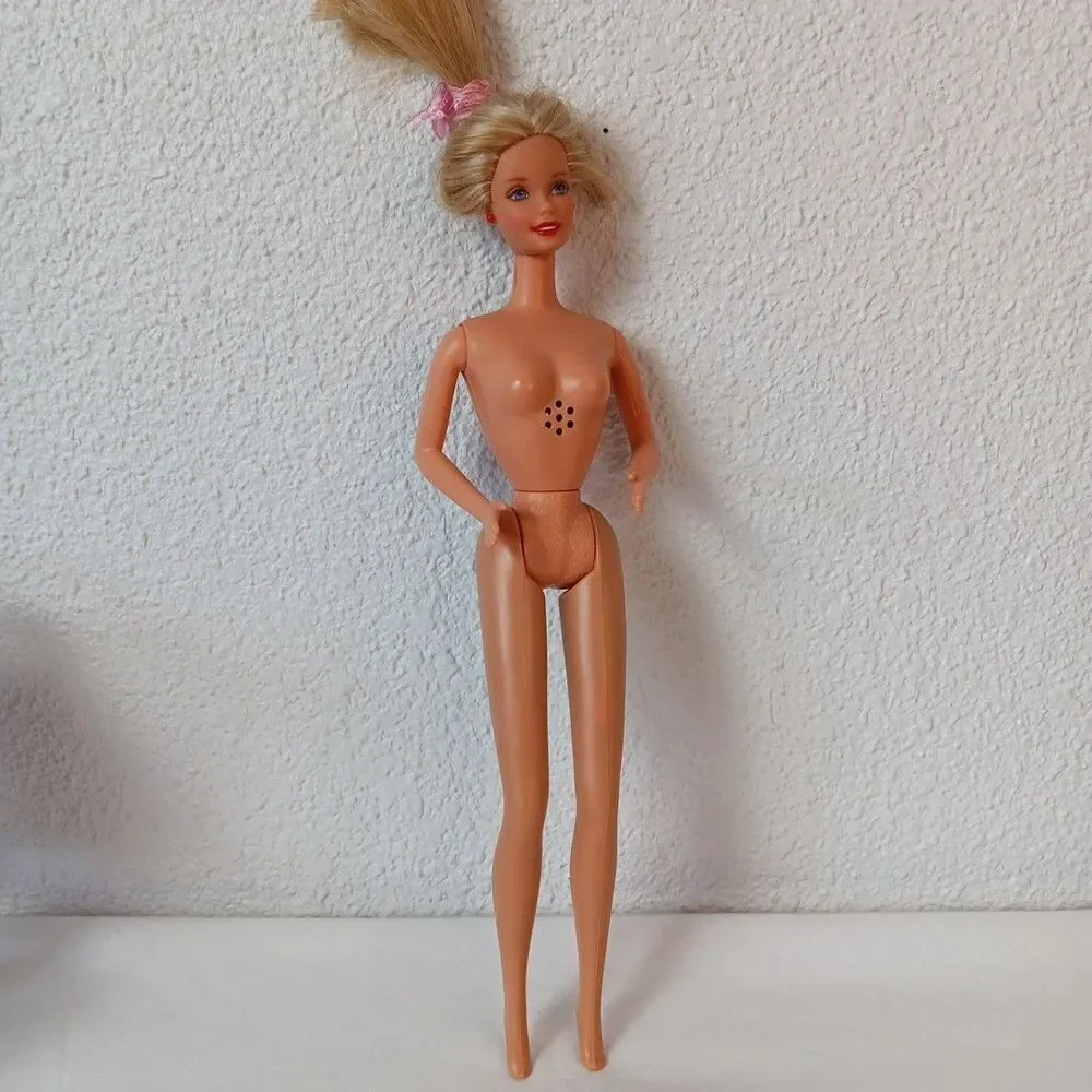 Barbie vtg giggles